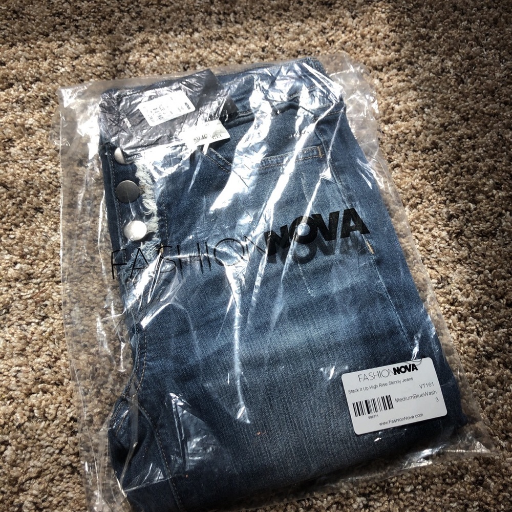 fashion nova jeans - Picture 2 of 4